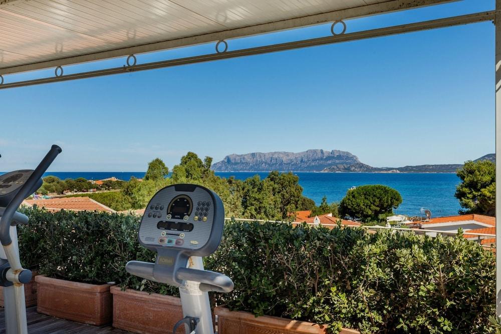 The Pelican Beach Resort & Spa - Adults Only Olbia Esterno foto