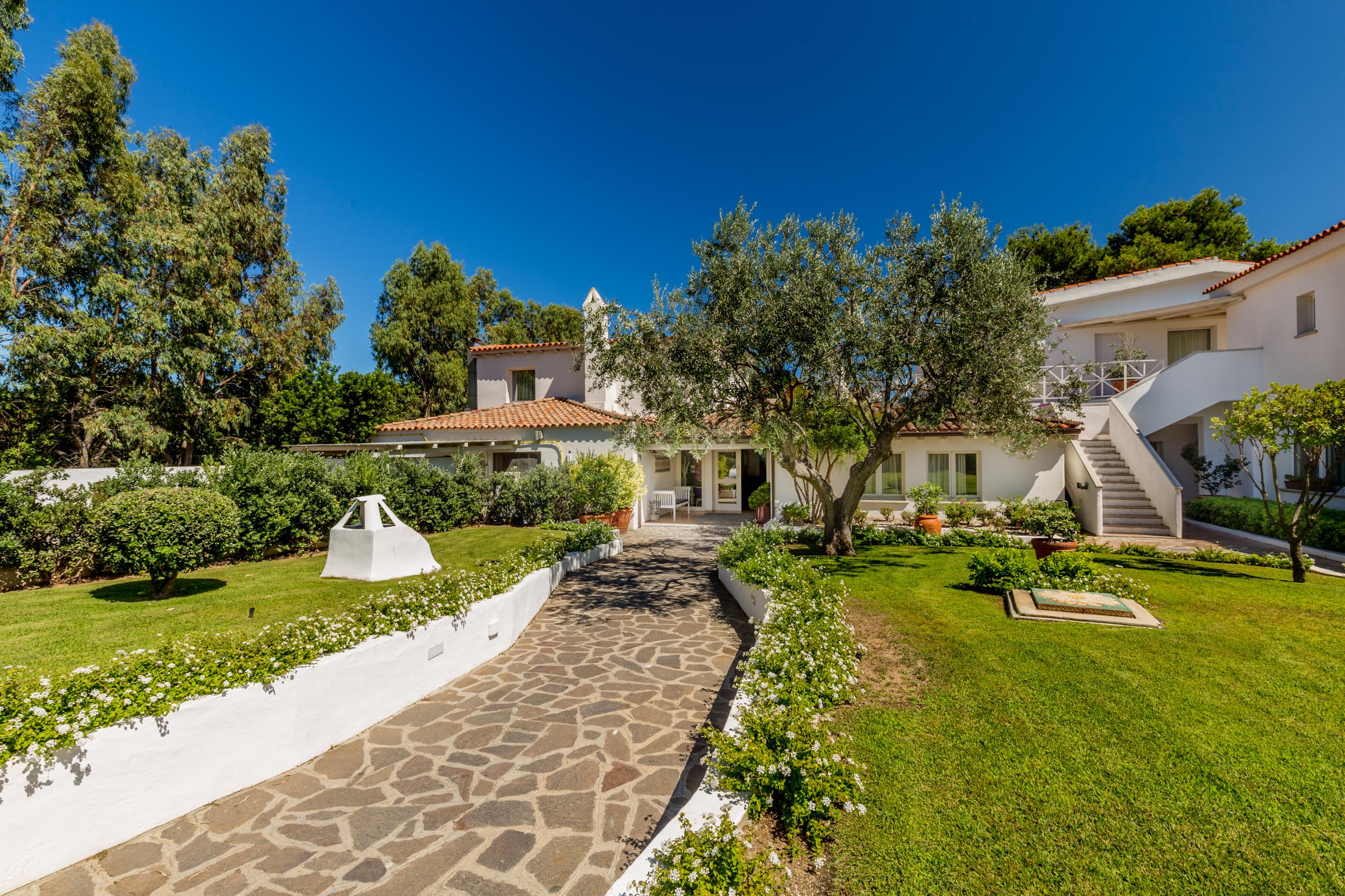 The Pelican Beach Resort & Spa - Adults Only Olbia Esterno foto