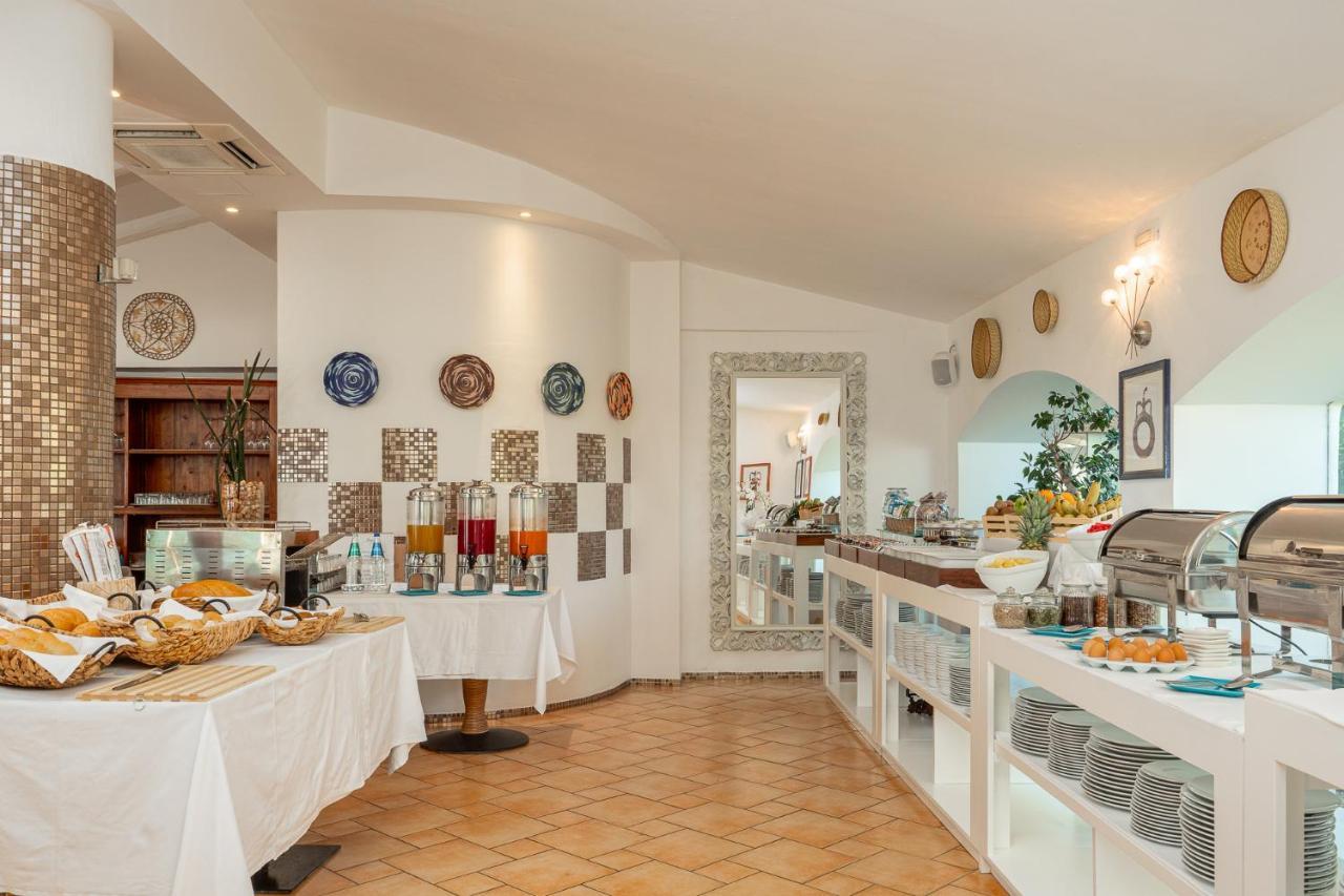 The Pelican Beach Resort & Spa - Adults Only Olbia Esterno foto
