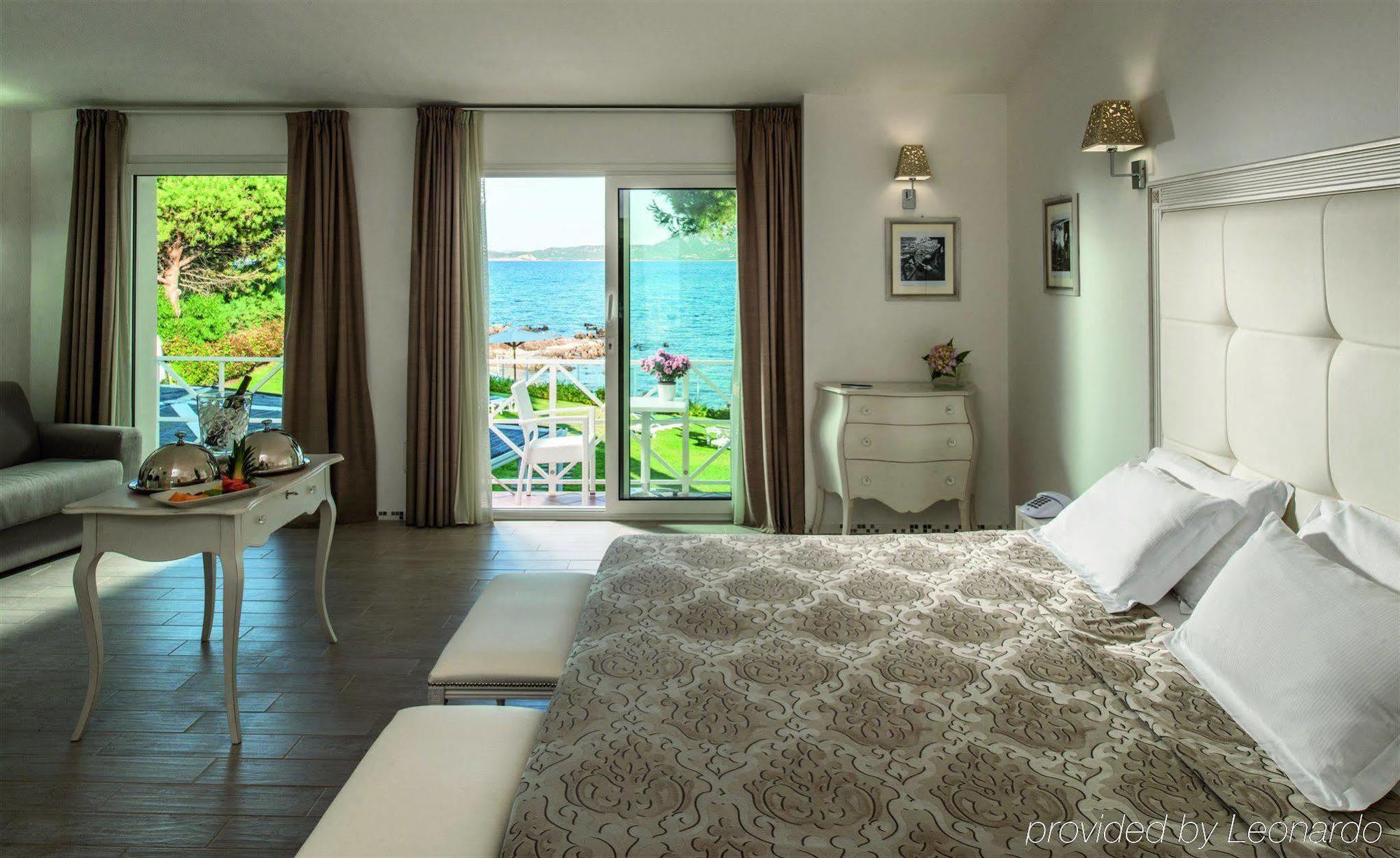 The Pelican Beach Resort & Spa - Adults Only Olbia Esterno foto